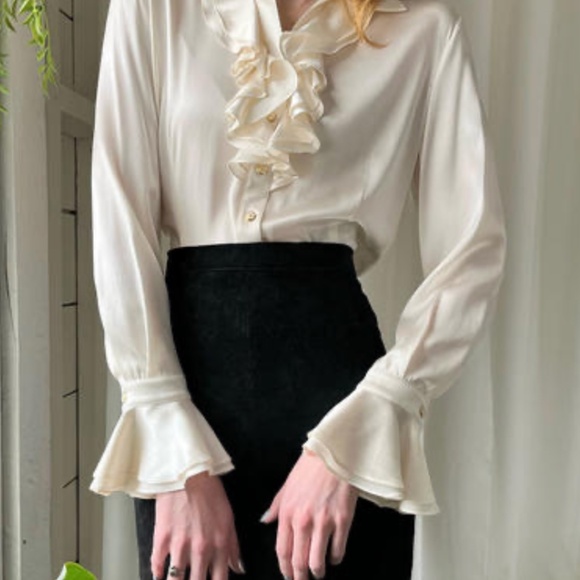 St. John silk Ruffled Long Sleeve button up Blouse champagne crystal buttons - Picture 14 of 17